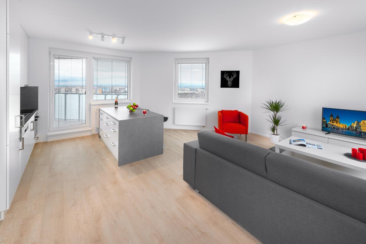 Citywest Apartments Прага Екстериор снимка